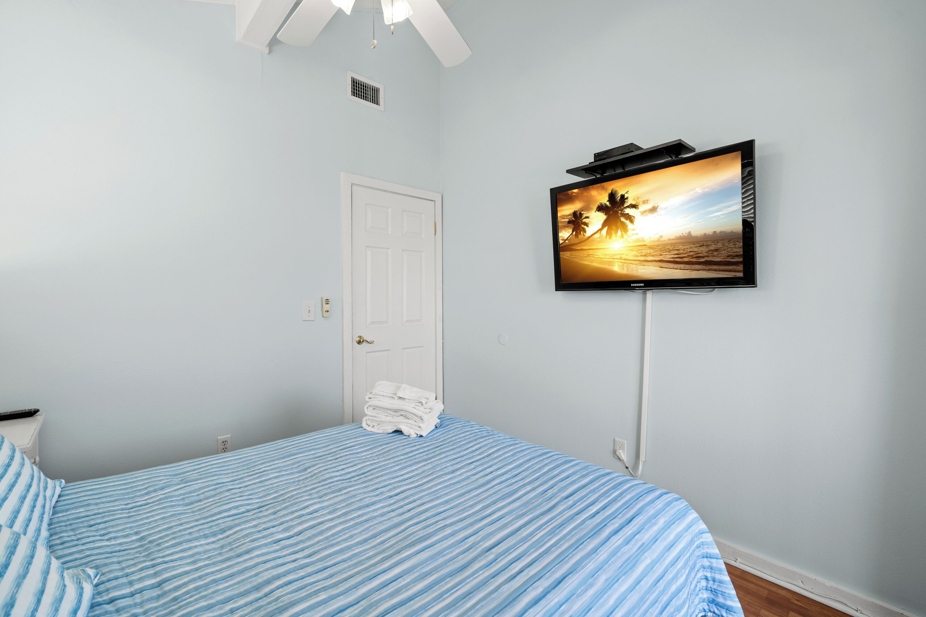 House (2 Bedrooms) | Property amenity