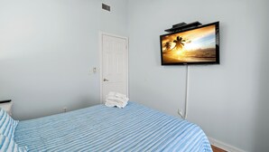 House (2 Bedrooms) | Property amenity - Sunset Beach House by Distinctive Beach Rentals (Treasure Island)
