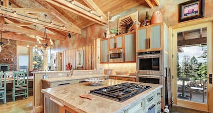 Custom Luxury Cabin | Private Setting | Large Deck with Views | Jung's Bärenhaus