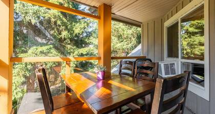 Great location | Hot tub, pool & sauna | BBQ | AC