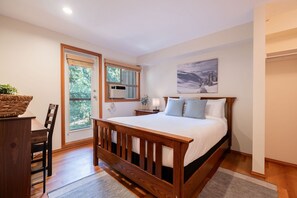 2 makuuhuonetta, silitysrauta/-lauta, Wi-Fi, vuodevaatteet