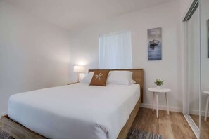 2 chambres, fer et planche à repasser, Wi-Fi, draps fournis