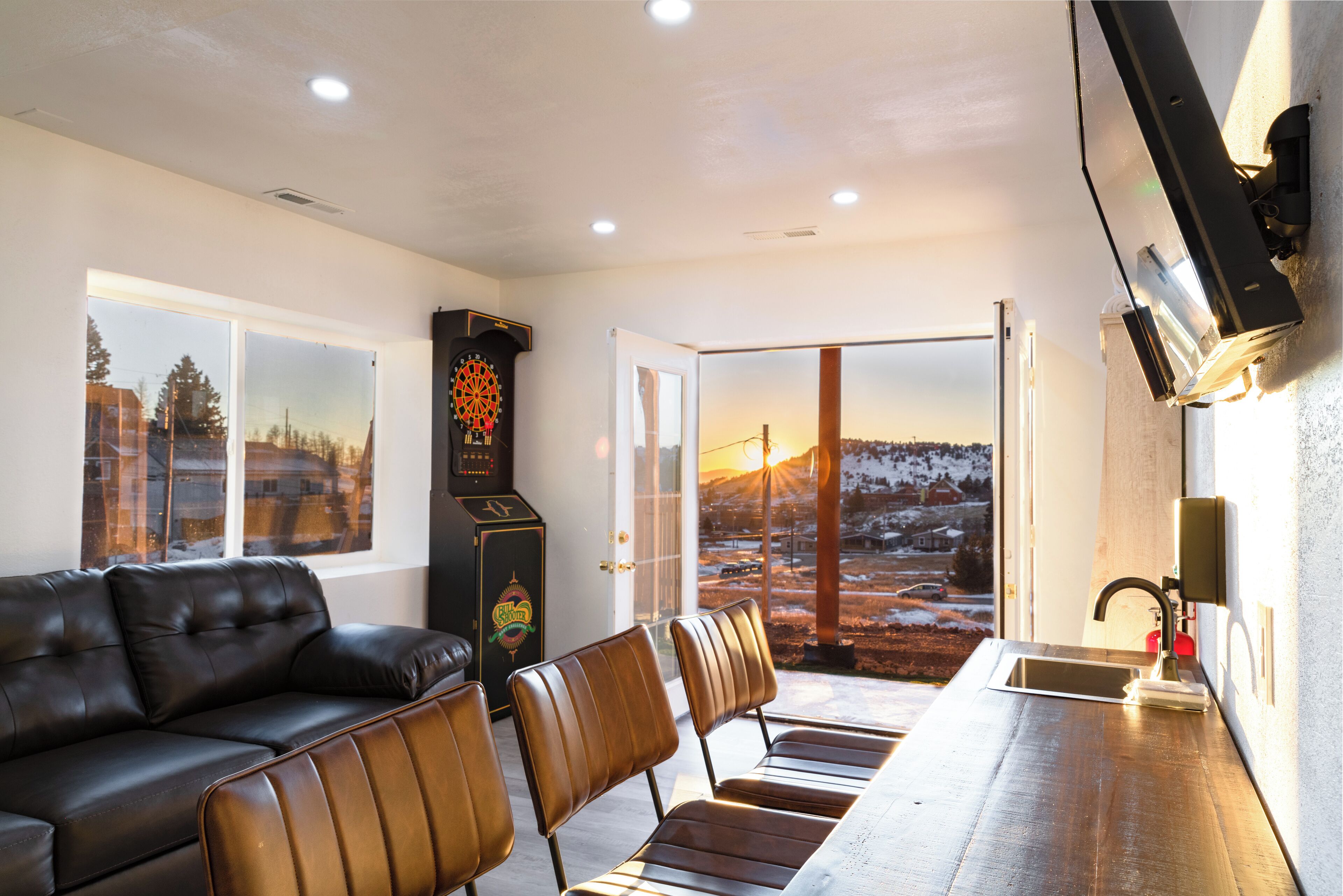 Smart TV, chimenea, videojuegos y estéreo 