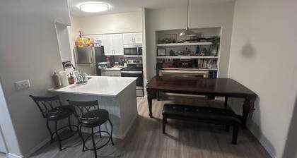 Baby&Pet friendly apartment off chandler and the 101