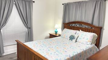 2 bedrooms, iron/ironing board, free WiFi, bed sheets