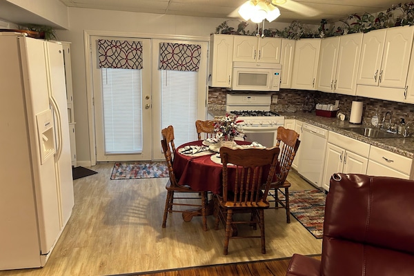 Frigorífic, microones, forn i placa de cuina