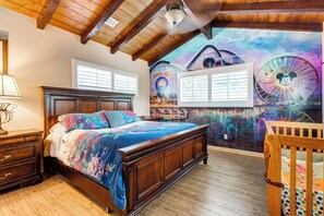 4 室のベッドルーム、アイロン / アイロン台、旅行用ベビーベッド、WiFi (無料)