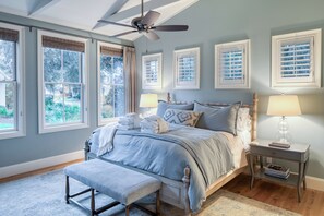 4 bedrooms, WiFi, bed sheets - Impeccably Designed Home in Wilson Cottages (Bluffton)