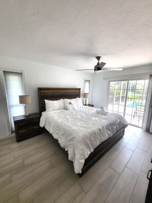 3 chambres, bureau, fer et planche à repasser, accès au Wi-Fi (inclus)