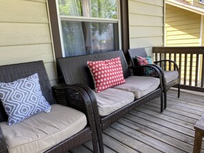 Terrace/patio - 3 Blocks from Beach house 1 BDRM full bath 4 min to downtown,sleeps 4 (Sheboygan)