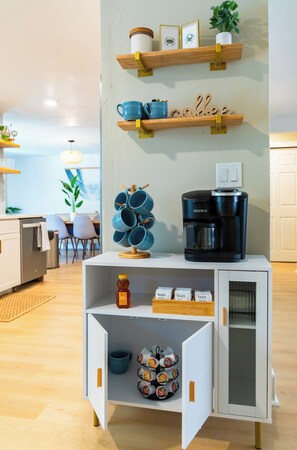 Interior - The Florida House - HOT TUB & POOL near Anna Marie Island (Bradenton)