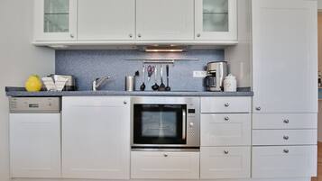 Kühlschrank, Mikrowelle, Geschirrspüler