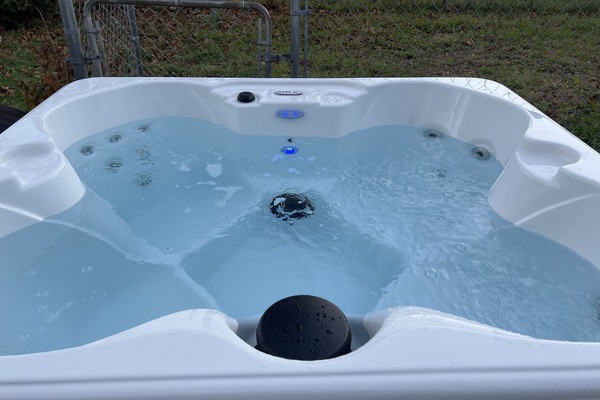 Banyera d'hidromassatge a l'aire lliure