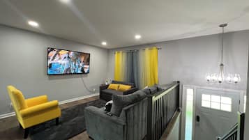 TV connectée, jeux vidéo, baby-foot