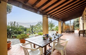 Outdoor dining - Beautiful home in Monteverdi M.mo PI (Monteverdi M.mo PI)