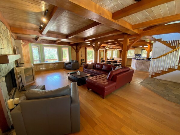 Smart-TV, Kamin, Videospiele