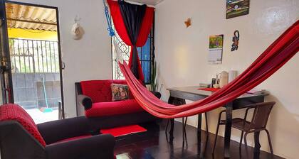 Cozy, 4 mts to walmart, Plaza Mundo, 1 hr to the beach, 35 mts to Lake Ilopango.