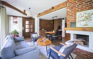 Smart TV, chimenea y tenis de mesa 