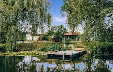 Property grounds. Luxurious home in Rokovci with WiFi