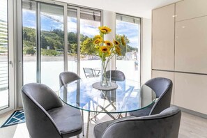 Dining - Apartamento T2 Freedom (Nazaré)