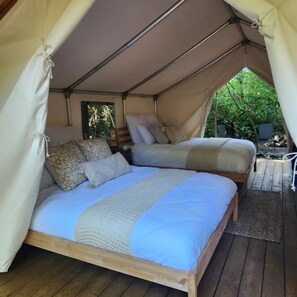 1 bedroom, WiFi, bed sheets - The Fox Den (Delta)