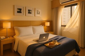 Suite | Desk, free WiFi