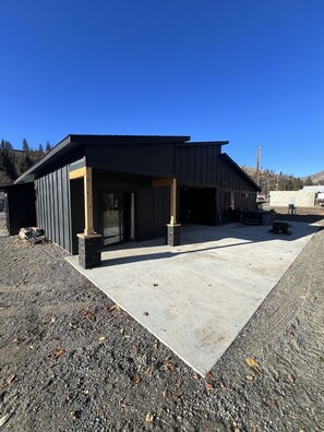 Exterior - Newley built modern home. Close to lakes and down town food and restaurants.  (Riverside)