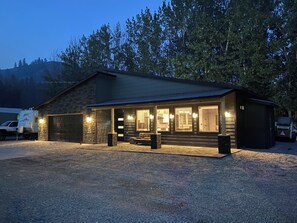 Exterior - Newley built modern home. Close to lakes and down town food and restaurants.  (Riverside)