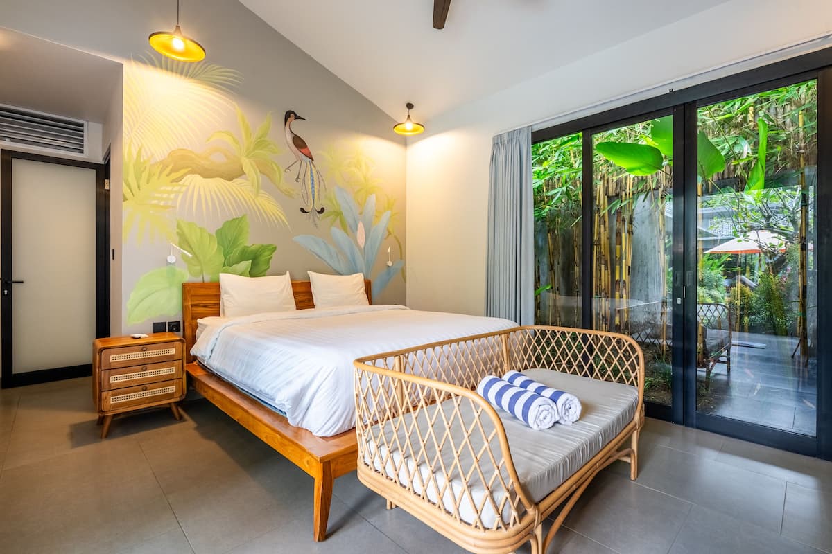 3 bedrooms, in-room safe, individually decorated, individually furnished