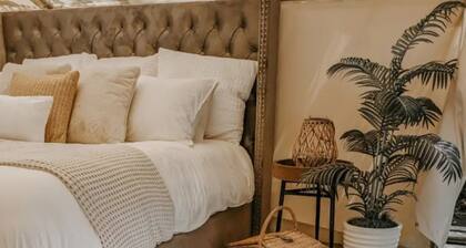 Cozy Retreat, 3 mins from the BC Ferries