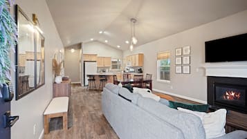 Televisión y chimenea