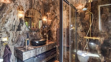 Badewanne, Haartrockner