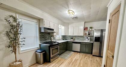 The Velvet Crush Cottage located in the heart of Monroe