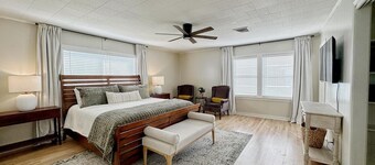 The Velvet Crush Cottage located in the heart of Monroe