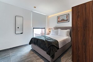 1 habitación, tabla de planchar con plancha, wifi y ropa de cama