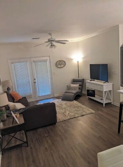 AUsome Auburn Condo 2b/2b