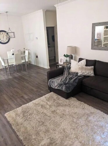 AUsome Auburn Condo 2b/2b