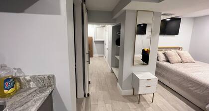 Cozy basement/studio apartment with kitchenette and bathroom!