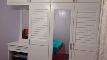 2 chambres, fer et planche Ă repasser, Wi-Fi, draps fournis