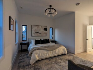 4 soveværelser, skrivebord, strygejern/strygebræt, gratis Wi-Fi