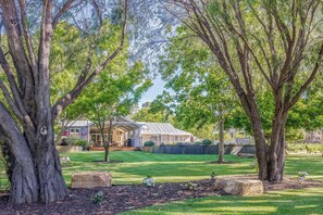 Property grounds - Yallingup Homestead - Lakeside Rural Retreat (Yallingup Siding)