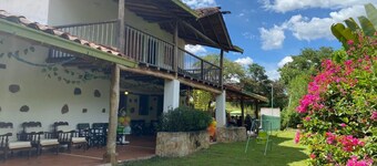 Cabaña 043 con Piscina Villa Sofia en San Gil Ideal Para Familias