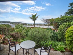 Outdoor dining - Pacific Heights - 2 Bedroom Executive (Merimbula)