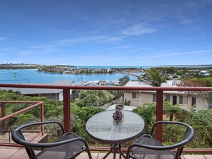 Outdoor dining - Pacific Heights - Standard Apartment (Merimbula)