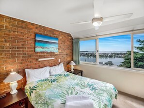 2 bedrooms, iron/ironing board, Internet, bed sheets - Pacific Heights - Standard Apartment (Merimbula)