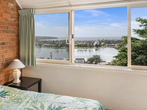 2 habitaciones, tabla de planchar con plancha, internet y ropa de cama 