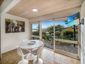 Dining - Pacific Heights - Standard Apartment (Merimbula)