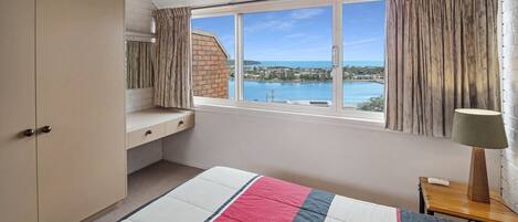 2 makuuhuonetta, silitysrauta/-lauta, internet, vuodevaatteet