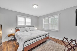 4 chambres, fer et planche à repasser, lit parapluie, Wi-Fi gratuit