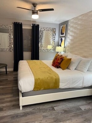 7 chambres, coffres-forts dans les chambres, fer et planche à repasser